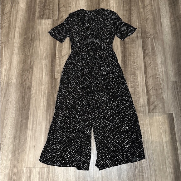 ASOS Design Tea Jumpsuit with Button Back Detail in Spot Print - 6 - Picture 2 of 7